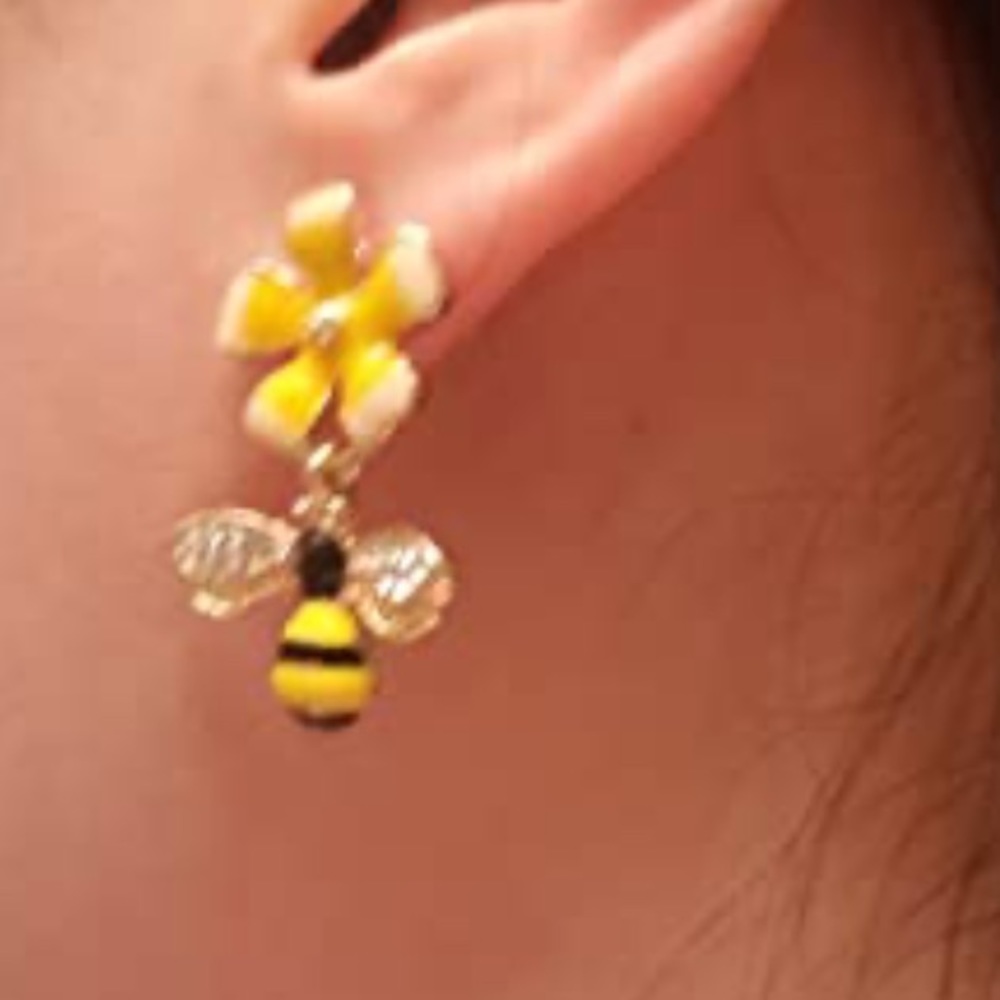 Whimsical Delight SS HoneyBee🐝Flower Drop Earrings Gold+Pavé Crystal Ear… - Picture 9 of 13